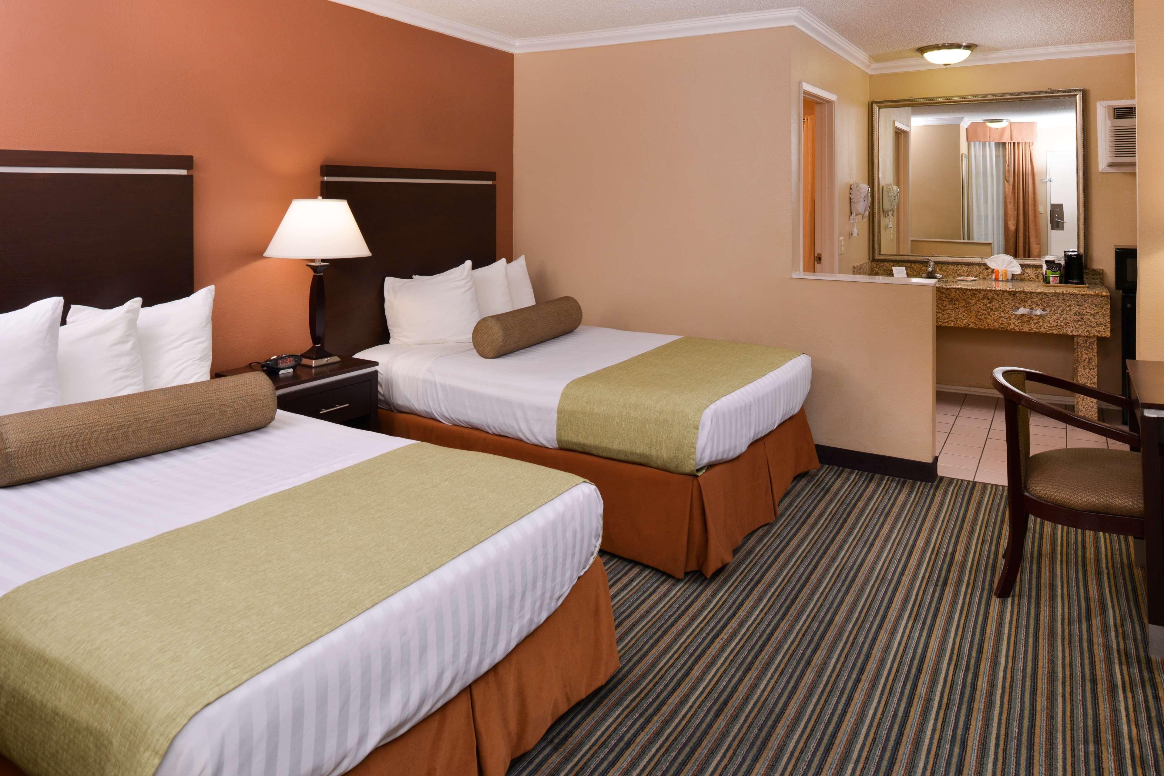Best Western Courtesy Inn Hotel - Anaheim Resort At The Park Exterior foto