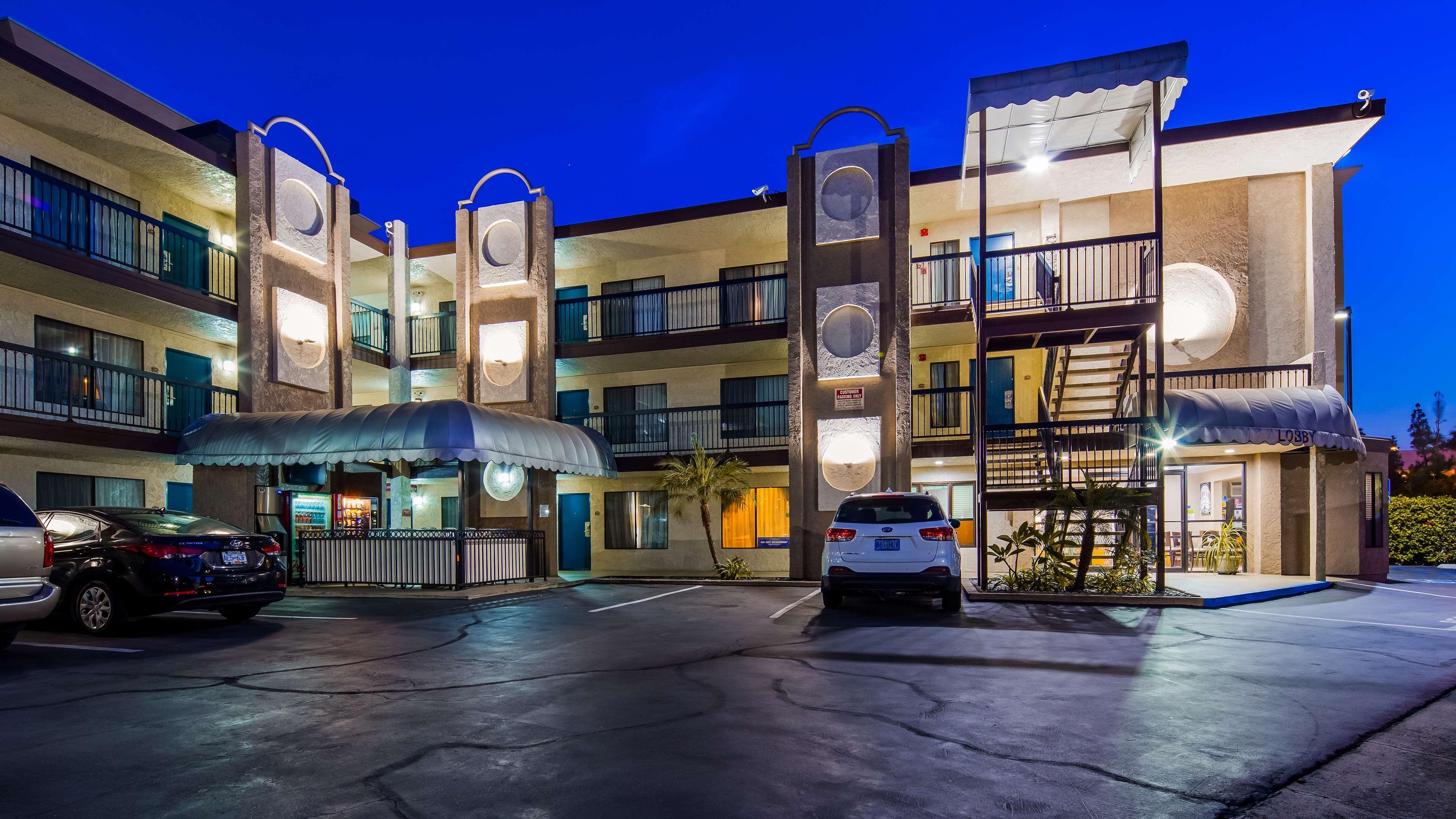 Best Western Courtesy Inn Hotel - Anaheim Resort At The Park Exterior foto