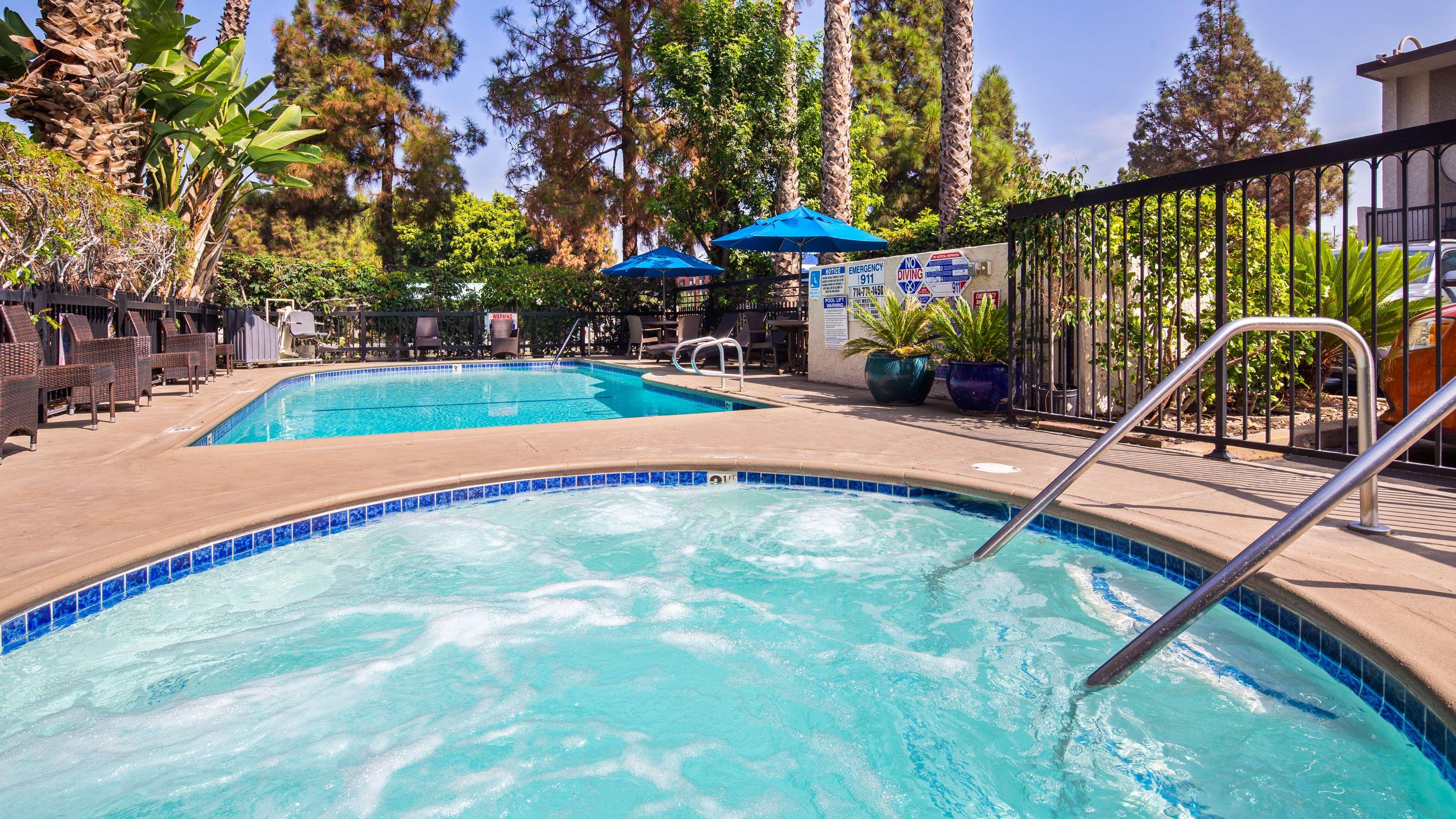 Best Western Courtesy Inn Hotel - Anaheim Resort At The Park Exterior foto