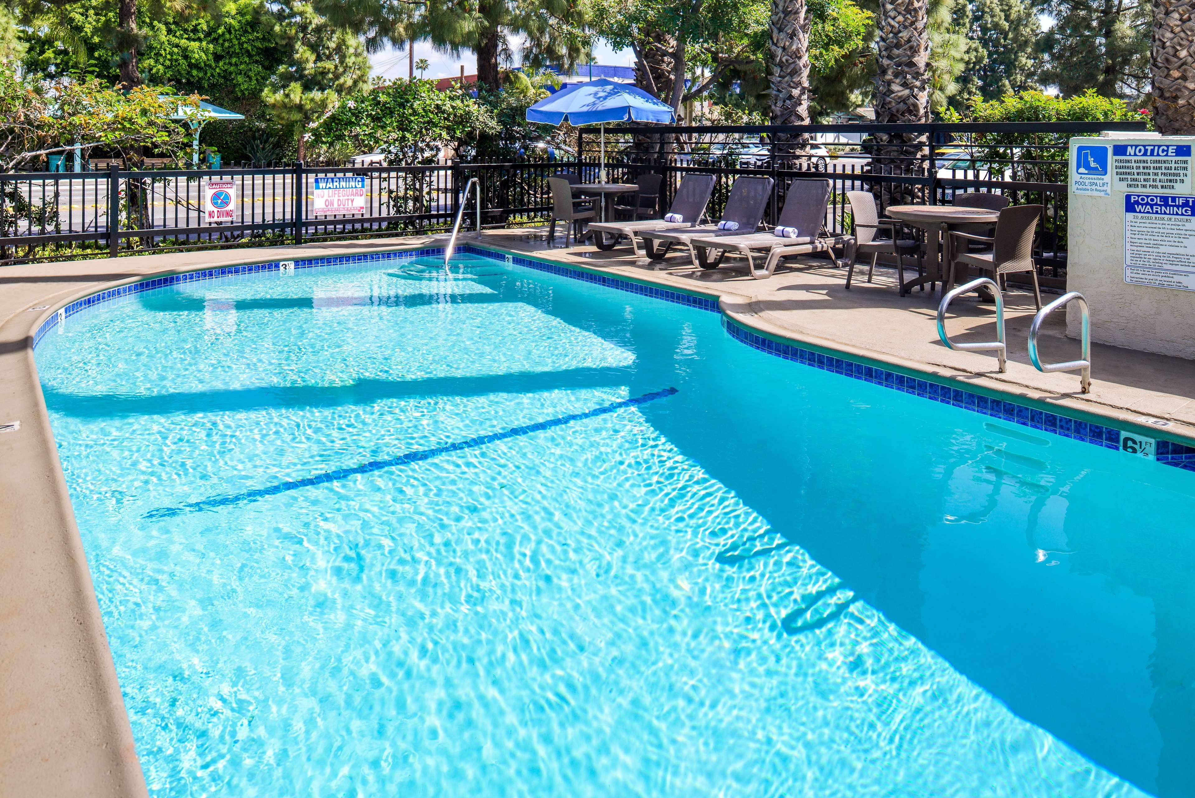 Best Western Courtesy Inn Hotel - Anaheim Resort At The Park Exterior foto