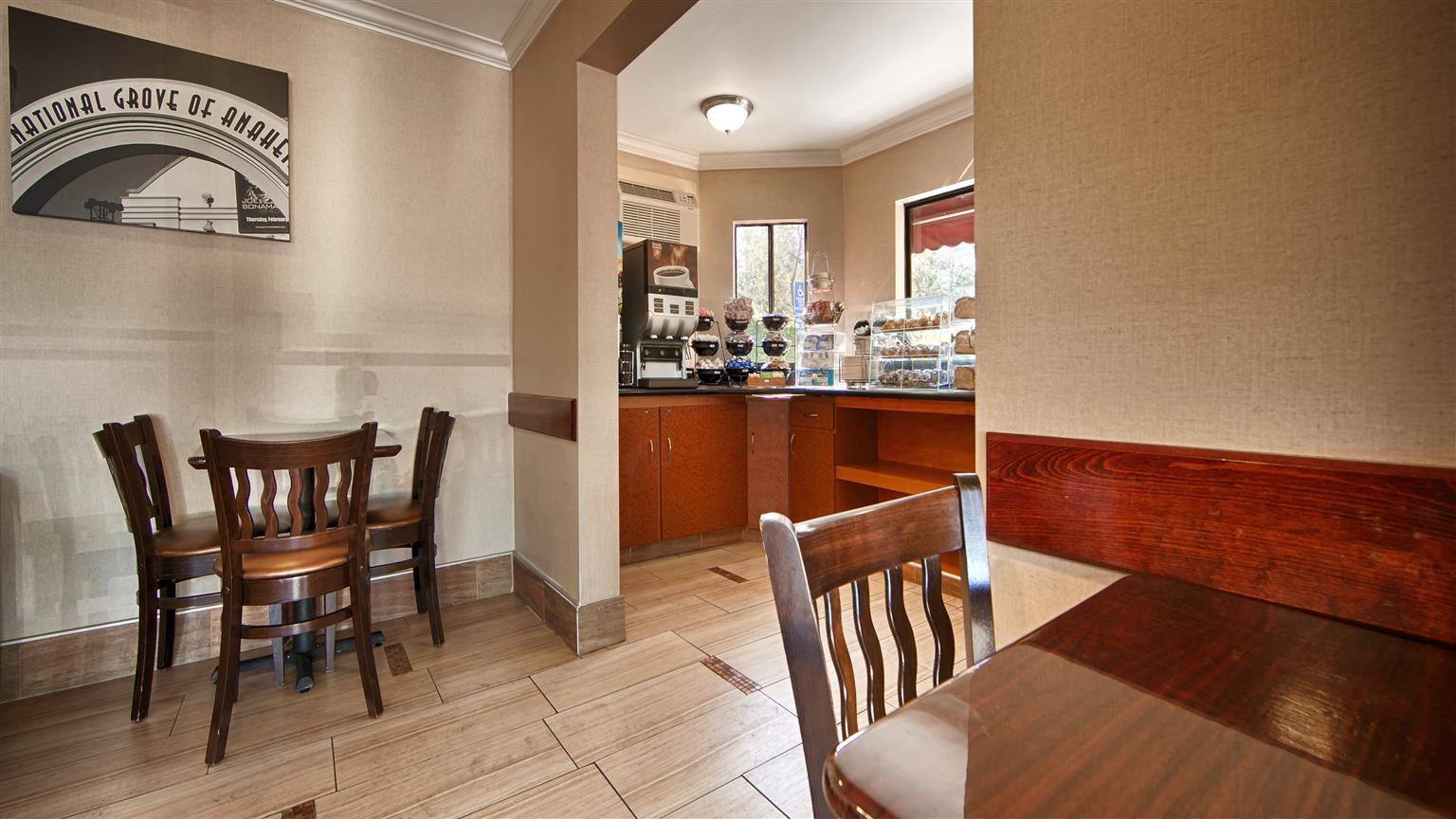 Best Western Courtesy Inn Hotel - Anaheim Resort At The Park Exterior foto
